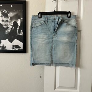 Universal Thread Light Wash Denim